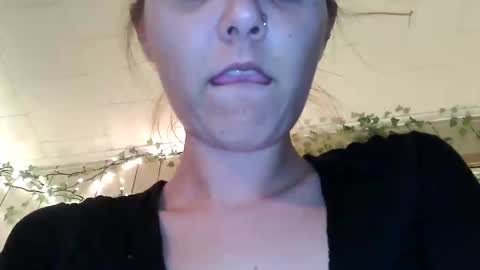 Snapshot of teasemecyn chatting on October 19, 11:11 am teasemecyn online show from October 19, 11:11 am