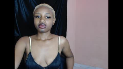 Snapshot of teasexkitty chatting on May 22, 9:31 pm teasexkitty online show from May 22, 9:31 pm