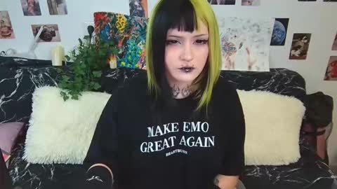 Snapshot of technical_face_powder_error chatting on November 12, 12:16 pm technical_face_powder_error online show from November 12, 12:16 pm