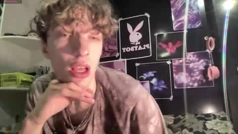 Snapshot of technoracer chatting on March 12, 8:26 pm Alice online show from March 12, 8:26 pm