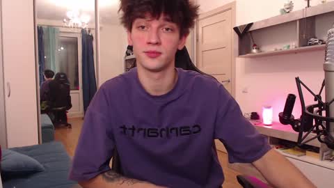 Snapshot of teddy_mode chatting on December 6, 7:01 pm Teddy online show from December 6, 7:01 pm