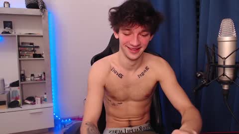 Snapshot of teddy_mode chatting on December 19, 2:02 pm Teddy online show from December 19, 2:02 pm