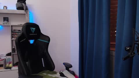 Snapshot of teddy_mode chatting on December 29, 6:27 pm Teddy online show from December 29, 6:27 pm