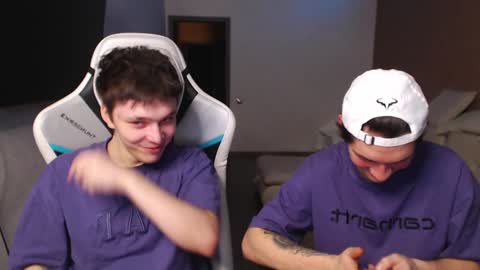 Snapshot of teddy_mode chatting on January 24, 6:46 pm Teddy online show from January 24, 6:46 pm