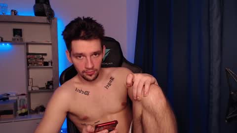 Snapshot of teddy_mode chatting on February 17, 3:20 pm Teddy online show from February 17, 3:20 pm