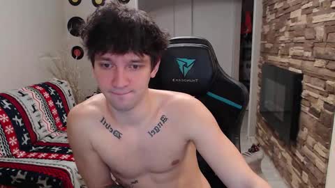 Snapshot of teddy_mode chatting on December 3, 7:16 am Teddy online show from December 3, 7:16 am