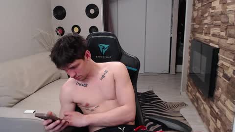 Teddy online show from May 5, 4:04 pm