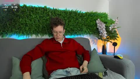 Teddy online show from December 2, 9:25 am