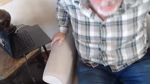 Snapshot of teddybare1x chatting on December 5, 4:34 pm Teddy Bare online show from December 5, 4:34 pm