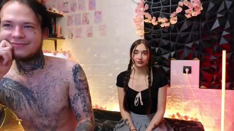 Snapshot of teeaapsex chatting on March 20, 9:08 pm Alice and Cassie online show from March 20, 9:08 pm