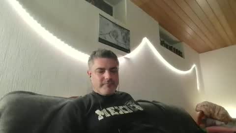 Snapshot of teeforyou chatting on December 10, 2:16 am Peter online show from December 10, 2:16 am