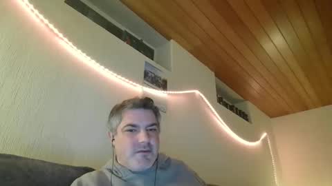 Snapshot of teeforyou chatting on February 8, 1:22 am Peter online show from February 8, 1:22 am