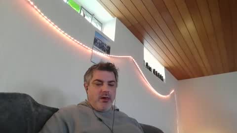 Snapshot of teeforyou chatting on February 8, 10:29 am Peter online show from February 8, 10:29 am