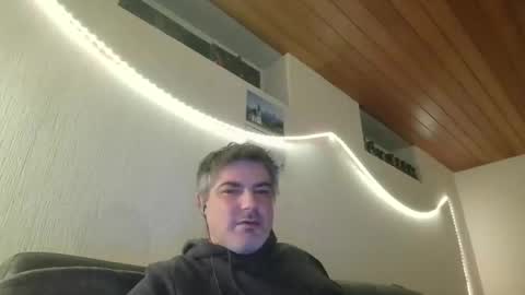 Snapshot of teeforyou chatting on March 5, 4:24 am Peter online show from March 5, 4:24 am