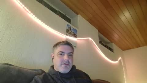 Snapshot of teeforyou chatting on March 12, 1:14 am Peter online show from March 12, 1:14 am