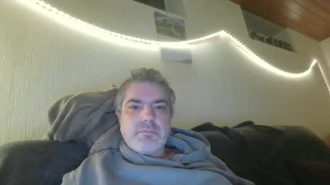 Snapshot of teeforyou chatting on October 24, 3:47 am Peter online show from October 24, 3:47 am