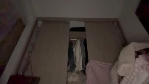 Amy No penetration Virgiin giirl online show from June 26, 12:48 am