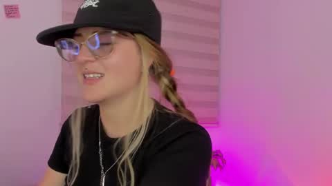 Snapshot of tekila__ chatting on July 25, 11:24 pm tekila__ online show from July 25, 11:24 pm