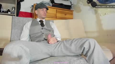 Snapshot of telepaticman chatting on January 3, 7:27 am Virg Lszl online show from January 3, 7:27 am