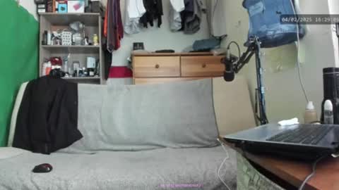 Snapshot of telepaticman chatting on February 4, 3:26 pm Virg Lszl online show from February 4, 3:26 pm