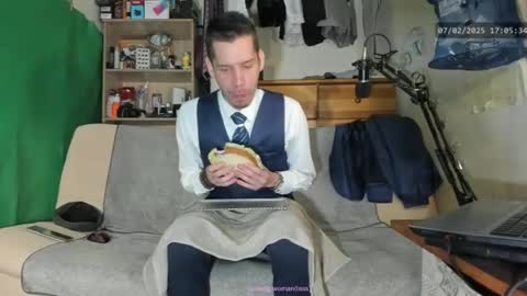 Snapshot of telepaticman chatting on February 7, 4:03 pm Virg Lszl online show from February 7, 4:03 pm