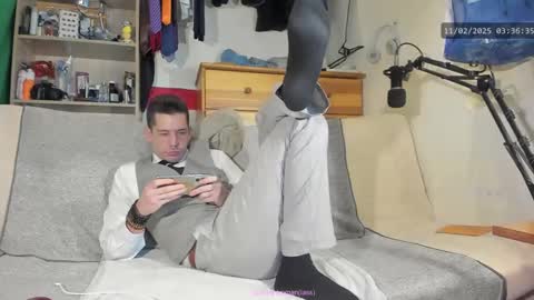 Snapshot of telepaticman chatting on February 11, 2:35 am Virg Lszl online show from February 11, 2:35 am