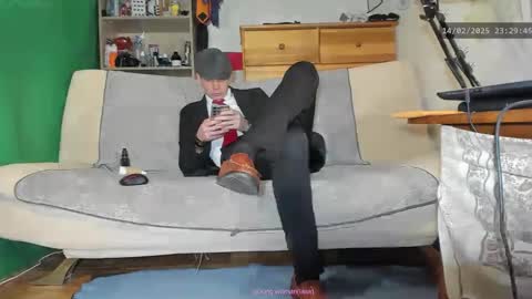 Snapshot of telepaticman chatting on February 14, 11:53 pm Virg Lszl online show from February 14, 11:53 pm