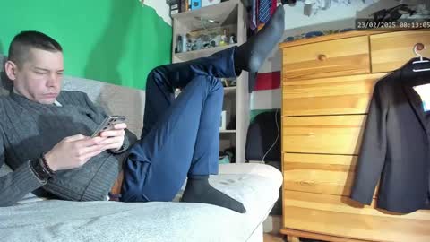 Snapshot of telepaticman chatting on February 23, 7:11 am Virg Lszl online show from February 23, 7:11 am