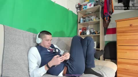 Snapshot of telepaticman chatting on February 24, 11:54 am Virg Lszl online show from February 24, 11:54 am