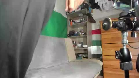 Snapshot of telepaticman chatting on September 30, 12:21 pm Virg Lszl online show from September 30, 12:21 pm