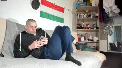 Virg Lszl online show from February 2, 6:06 pm