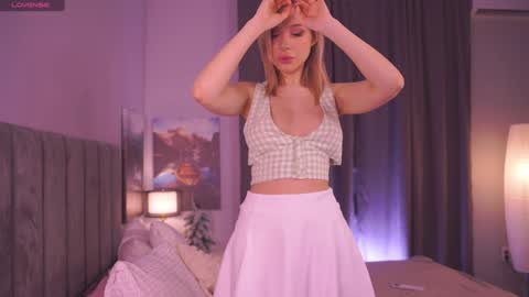 Snapshot of telladreamer_ chatting on January 18, 8:41 am Tella online show from January 18, 8:41 am