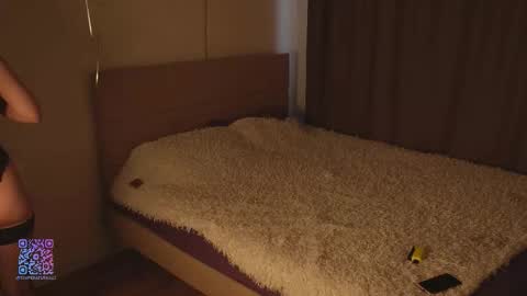 Sarah     online show from March 17, 8:39 am