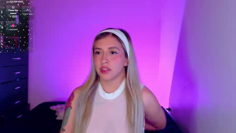 Snapshot of temptationsweet__ chatting on June 23, 6:44 am Sara online show from June 23, 6:44 am