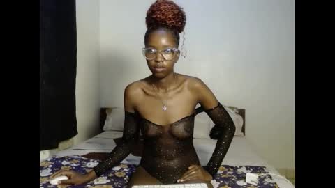 Snapshot of tempting_vibe chatting on January 18, 10:46 pm tempting_vibe online show from January 18, 10:46 pm