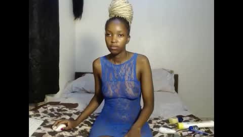 Snapshot of tempting_vibe chatting on May 1, 5:17 pm tempting_vibe online show from May 1, 5:17 pm