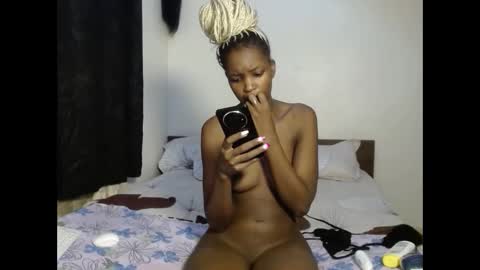 Snapshot of tempting_vibe chatting on May 4, 5:53 pm tempting_vibe online show from May 4, 5:53 pm