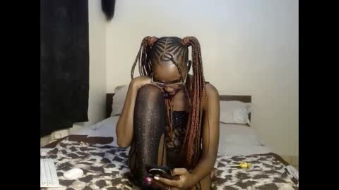 Snapshot of tempting_vibe chatting on May 9, 10:48 pm tempting_vibe online show from May 9, 10:48 pm