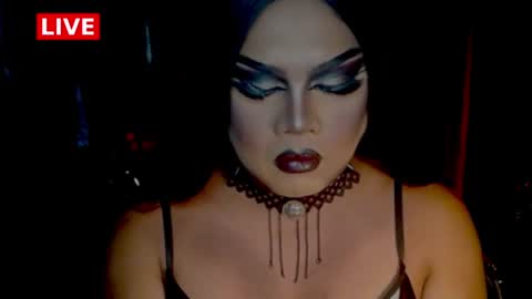 Snapshot of temptress_cocoxxx chatting on June 18, 1:50 am Mistress Coco online show from June 18, 1:50 am