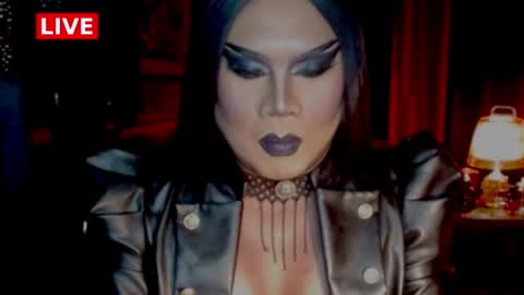 Snapshot of temptress_cocoxxx chatting on June 22, 7:27 am Mistress Coco online show from June 22, 7:27 am