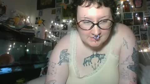 temptresschey444 online show from March 8, 2:04 am