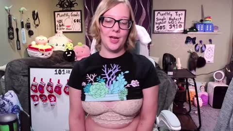 Pixie and Tentacle Overlord online show from December 4, 10:19 pm