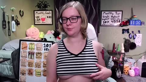 Pixie and Tentacle Overlord online show from January 21, 5:16 am