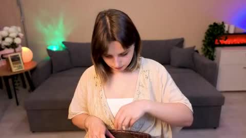 tender_meow online show from June 7, 8:12 pm