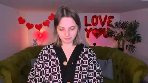 Lisa online show from March 18, 1:36 pm