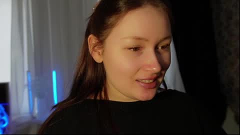 tendre_amelia online show from June 5, 11:05 am