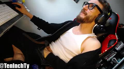 Ty online show from April 26, 7:33 pm