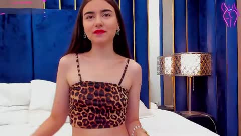 Snapshot of tenny_shy chatting on August 5, 7:28 pm TennyShy online show from August 5, 7:28 pm