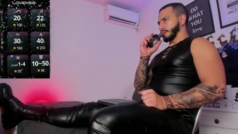 Snapshot of teoferrer chatting on December 27, 10:05 pm Teo Ferrer online show from December 27, 10:05 pm
