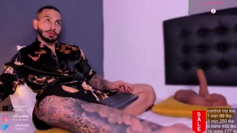 Teo Ferrer online show from October 25, 8:25 pm